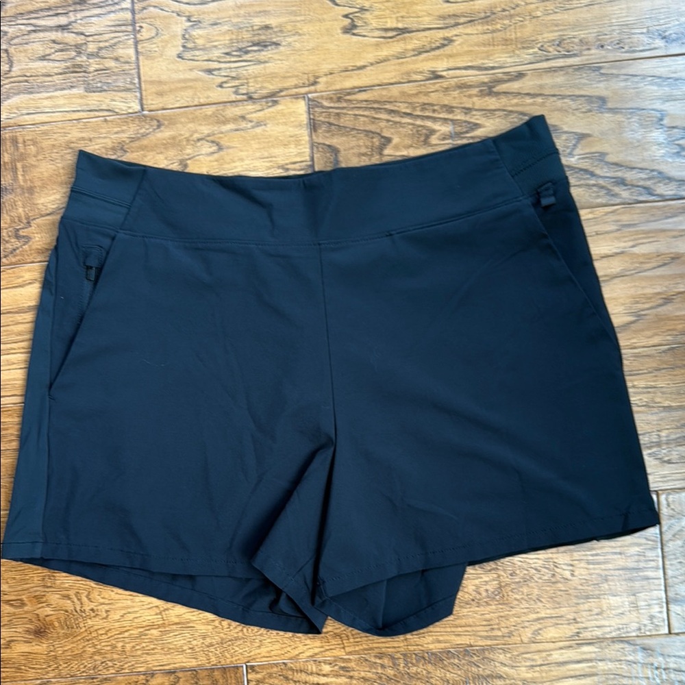 Athleta Black Brooklyn Short